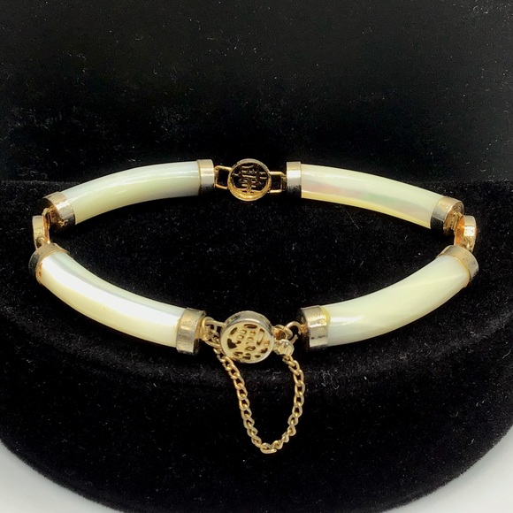 🌺Vintage Gold & Mother of Pearl Bracelet - Picture 2 of 15